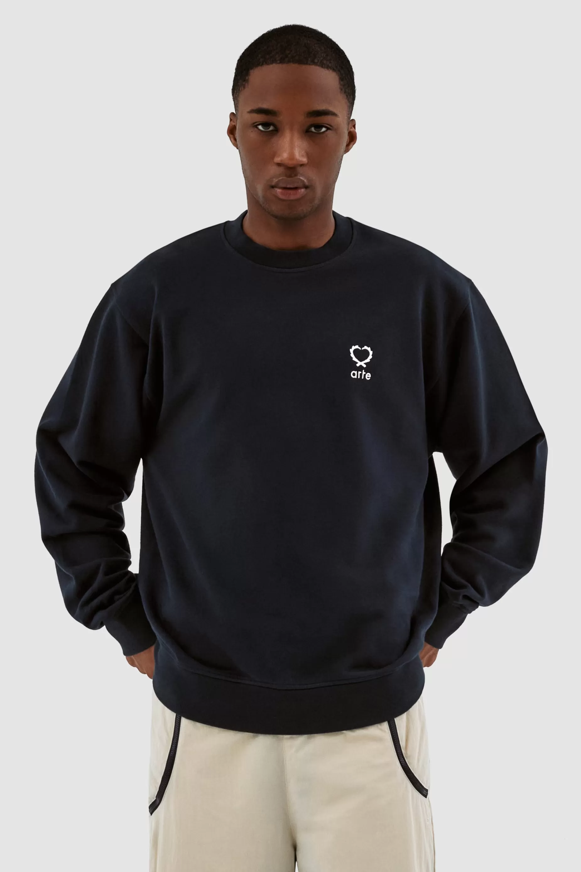 Arte Antwerp Carlos Small Heart Crewneck