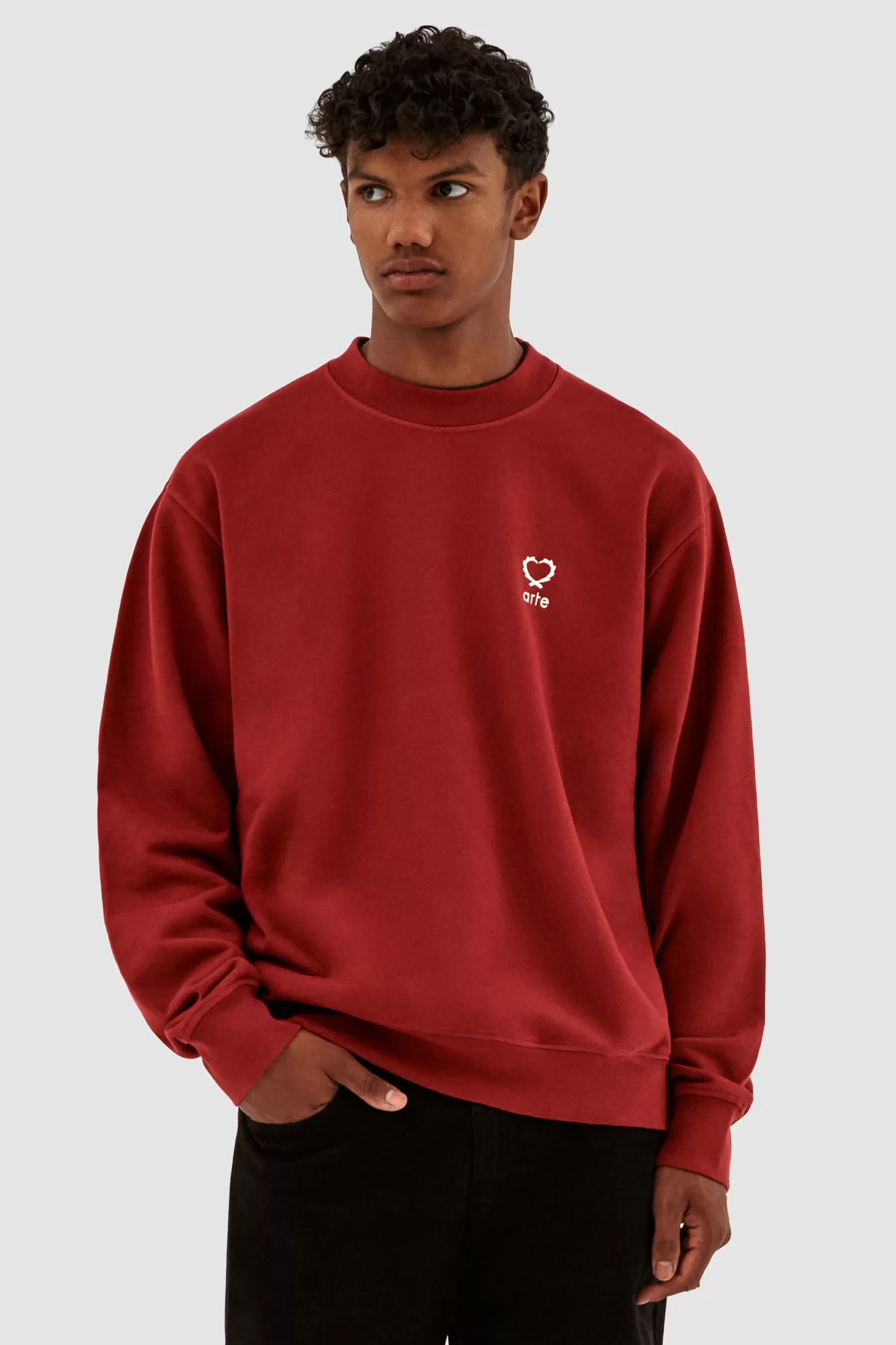 Arte Antwerp Carlos Small Heart Crewneck