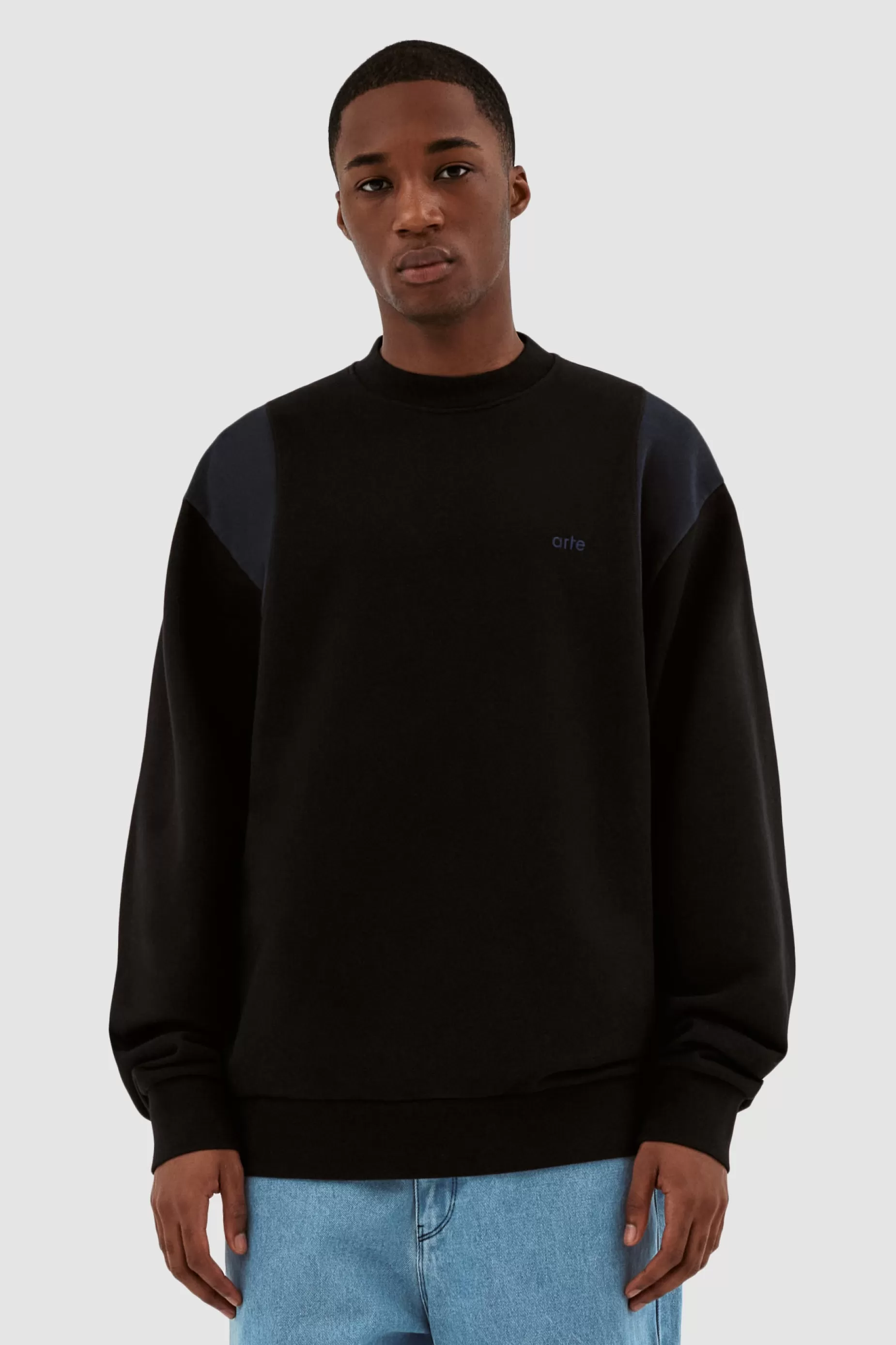 Arte Antwerp Charles Crewneck